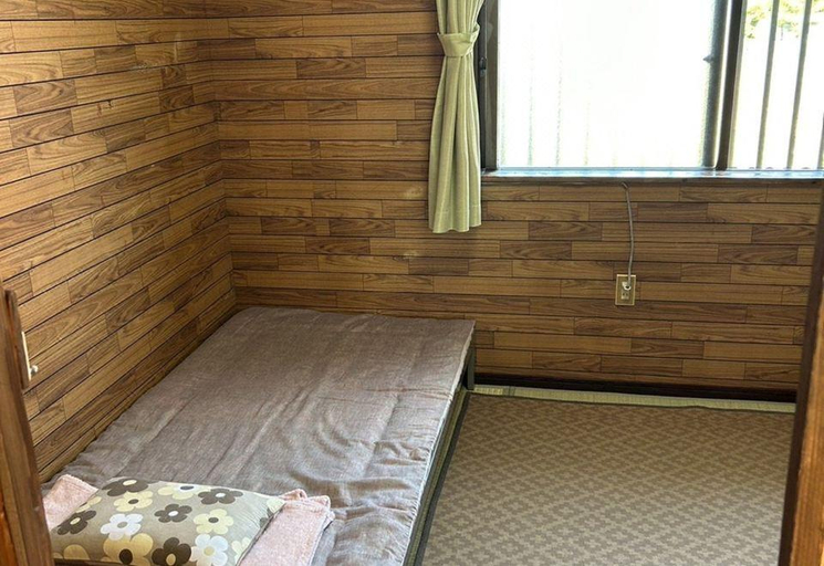 Bedroom 2, Minshuku Itoman Garigari Oshiro, Itoman