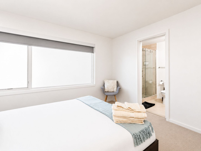 Bedroom 3, TWO Modern Penthouses on Mass by CozySuites, Indianapolis