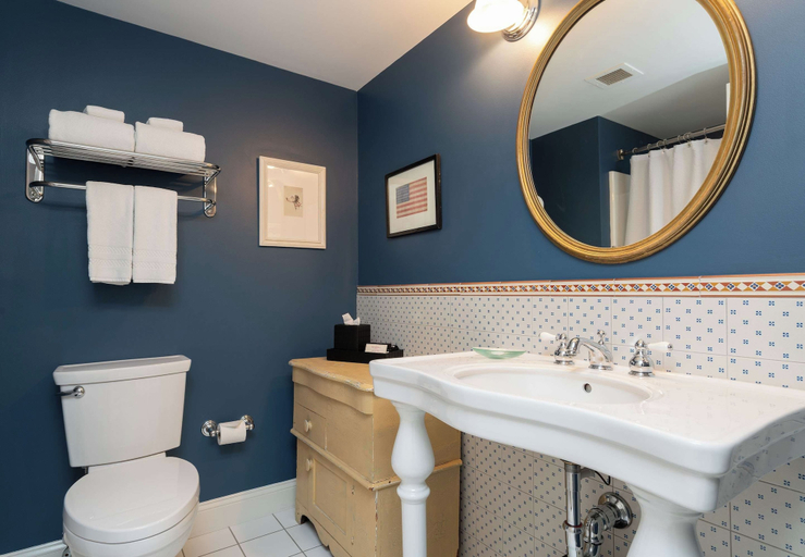 Bathroom 5, The Kendall Hotel at the Engine 7 Firehouse, Cambridge