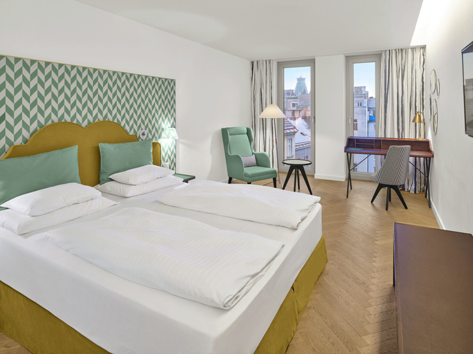 Bedroom 3, Crowne Plaza Vienna by IHG, Wien
