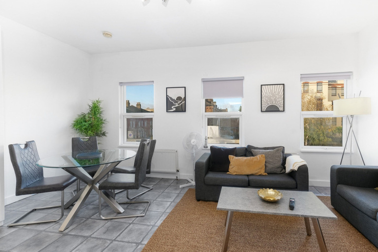 Others 5, West Ealing SVD Apt. - 2 Bedroom 2 Bath, London