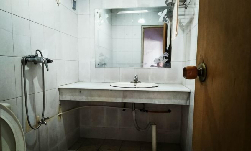 Bathroom, Dashijie Hostel, Shaoxing