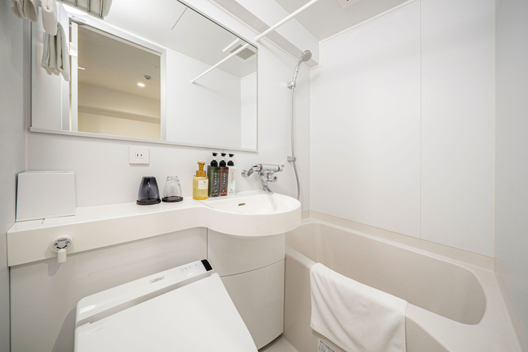 Bathroom 5, Hotel Reference Hakata Reisen, Fukuoka