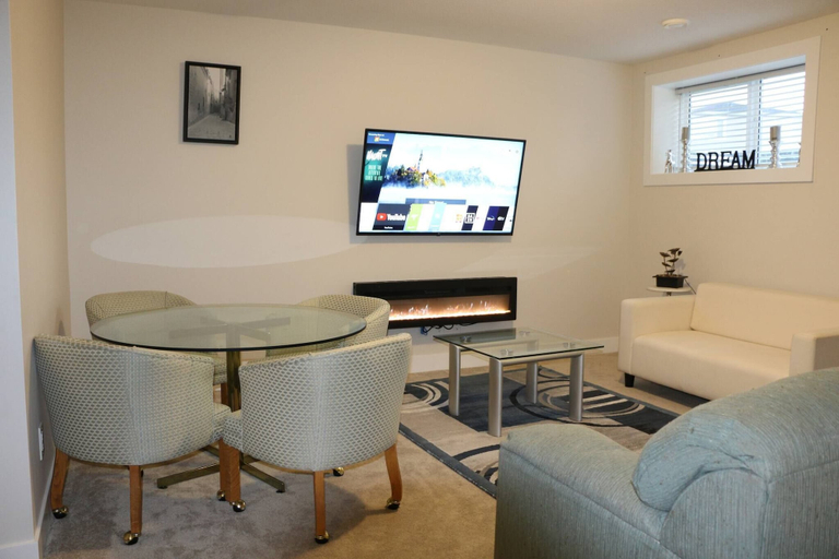 Others 4, Lovely Guest Suite in Calgary, Division No. 6