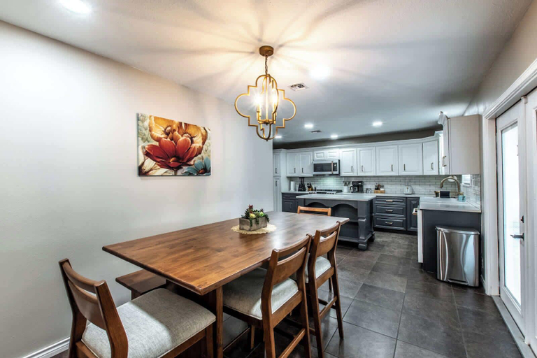 Others 3, Ocean View Splendor, Nueces