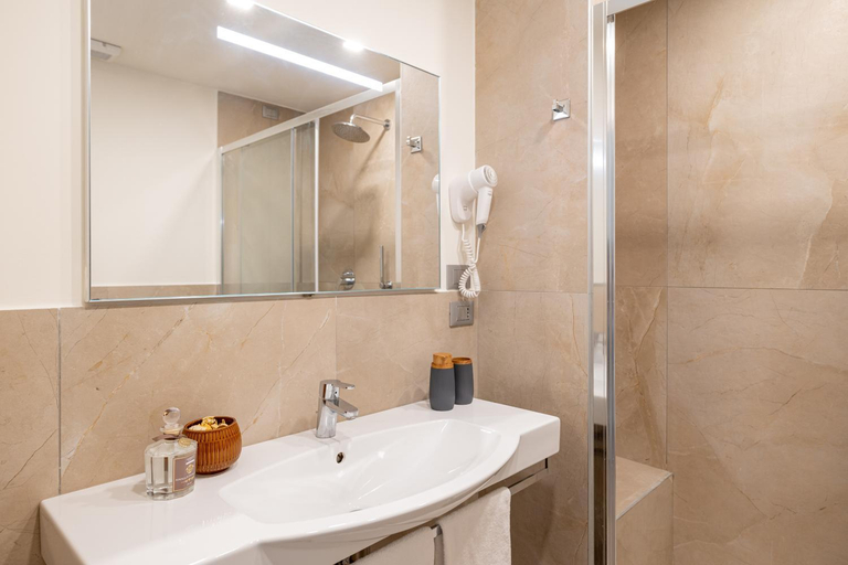 Bathroom 3, Mamma Mia Holidays - Mercanzia Apartment, Bologna