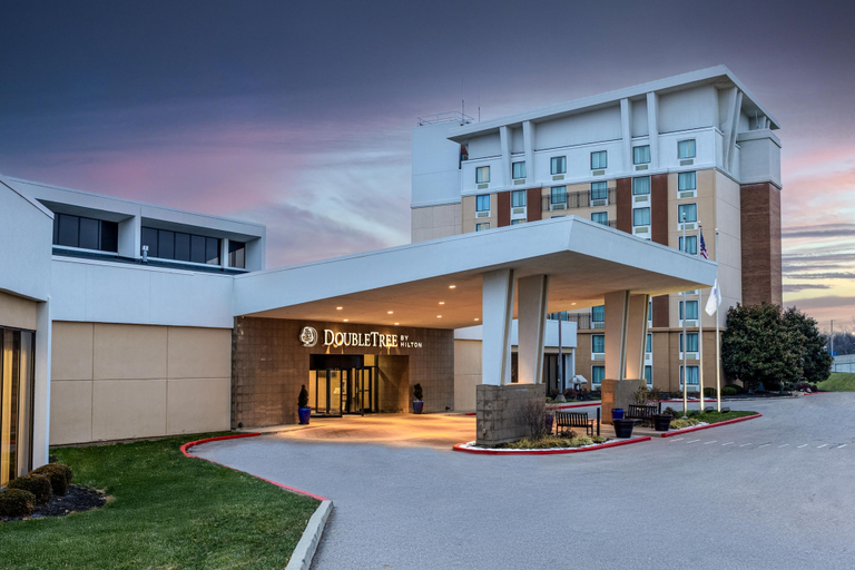 Exterior & Views 2, DoubleTree by Hilton Cincinnati Airport, Boone