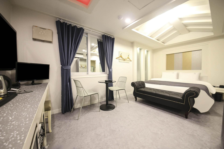 Bedroom 4, Geojedo Sadeung Je T'aime, Geoje