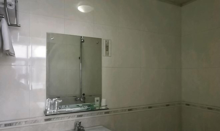 Bathroom 4, Yuxi Jinhua Hotel, Yuxi