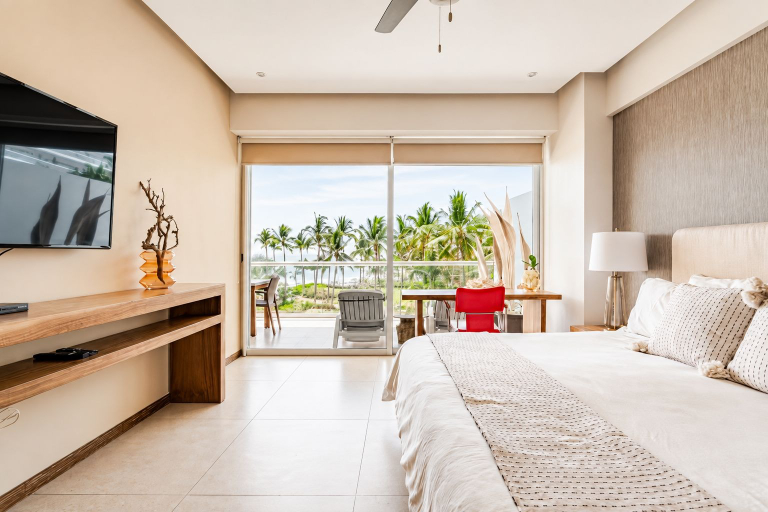 Others 4, Peninsula Satri Apartments, Compostela