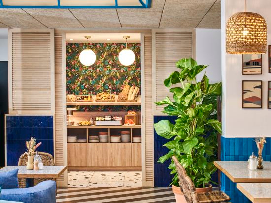 Others 3, Hotel Chromatics by HappyCulture, Rhône
