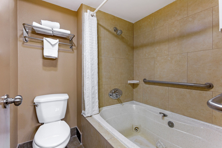 Bathroom 5, Royal Sun Hotel & Suites, Pima