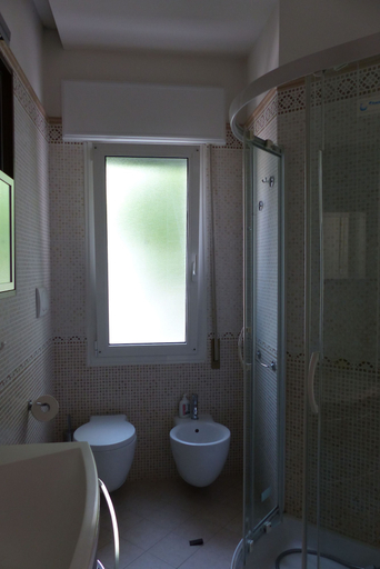 Others 5, Beautiful Apartment in Jesolo, PVT Parking, Venezia