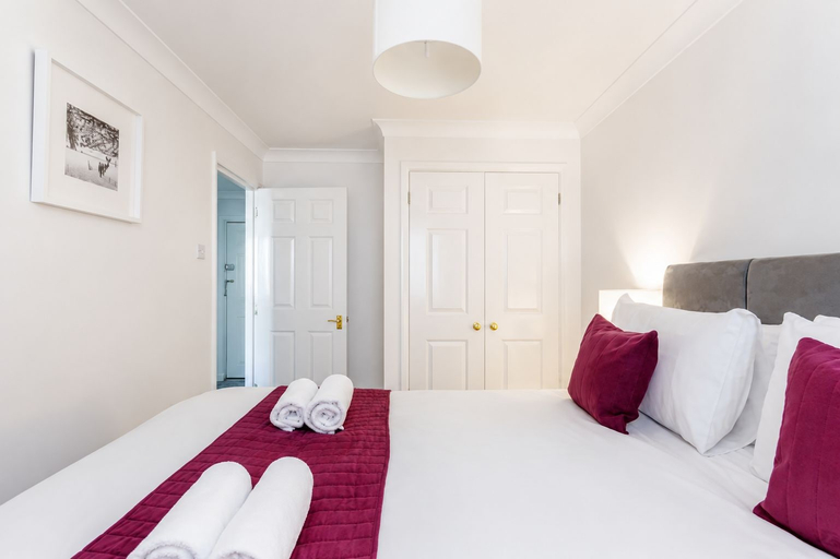 Bedroom 3, Roomspace Apartments - Regents Court, London