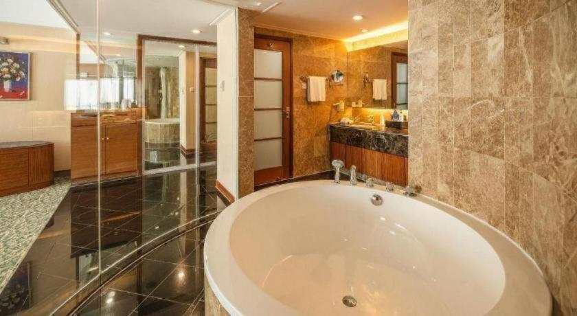 Bathroom 3, Dongying Blue Horizon Intenational Hotel, Dongying