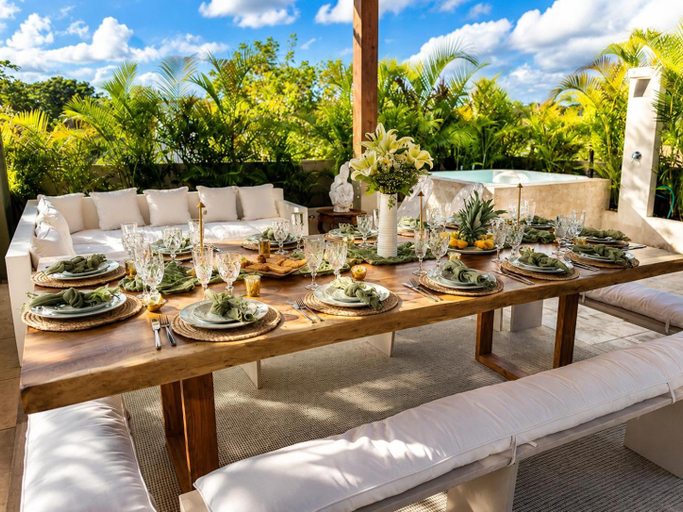 Food & Drinks 4, Villa 240m2 - 16 persons - 6 rooms - 2 swimming Pool - 3 Jacuzzis, Cozumel