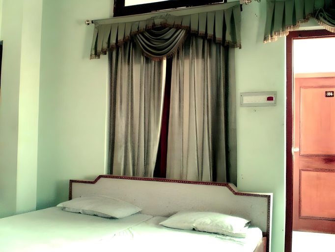Bedroom 2, Hotel Amber, Jalaun