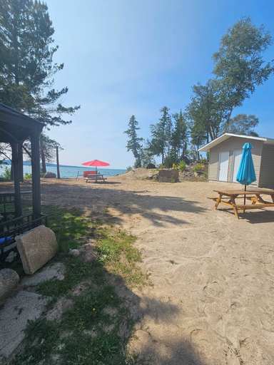 Property grounds 5, Lake Superior Waterffront Main Unit of Duplex Sleeps 8 ppl, Lake Superior