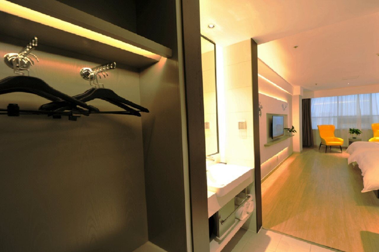 Bedroom 3, Magnotel, Rizhao