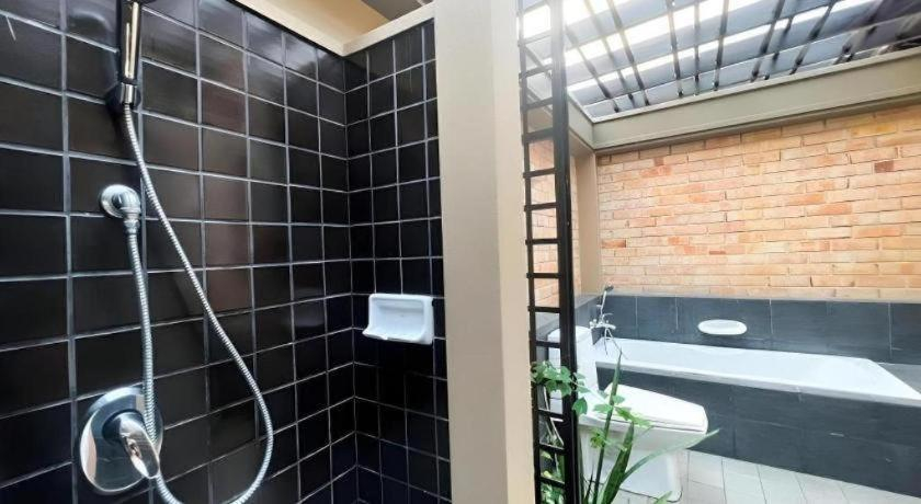 Bathroom 4, Botany Beach Resort Pattaya, Sattahip