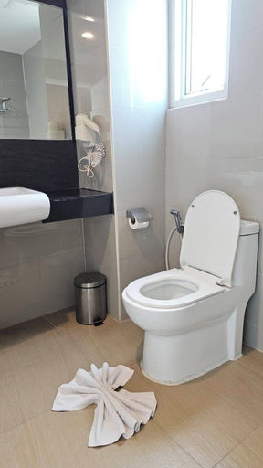 Bathroom 5, Le Srivaree Suvarnabhumi Airport Hotel, Bang Phli