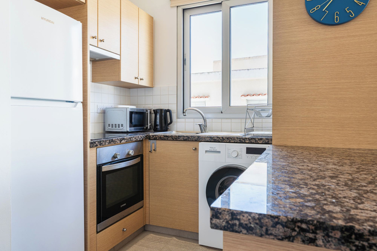 Others 4, Modern Elegant UNIC Studio Suite