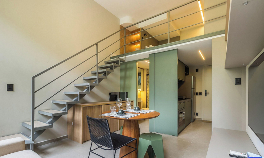 Others 3, Modern Accommodations in a Building With a Pool in the Heart of SP - Yhes, São Paulo