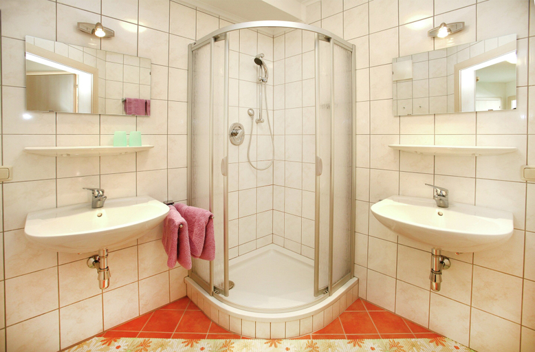 Bathroom 3, Large Apartment in Maria Alm With Terrace, Zell am See