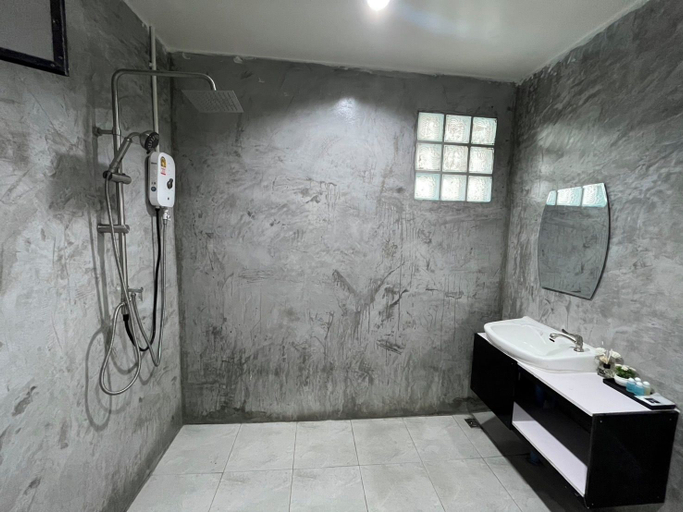Bathroom 4, Koh mook garden beach resort, Kantrang
