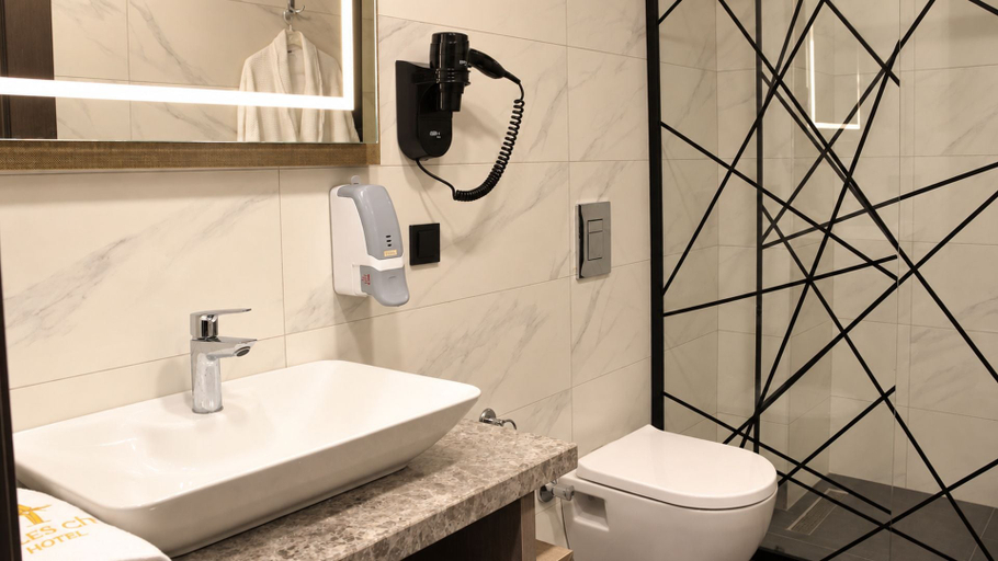 Bathroom 5, Talles City Hotel, Konak