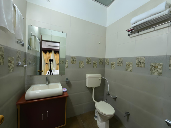 Bathroom 2, Shagun Resorts Jodhpur, Jodhpur