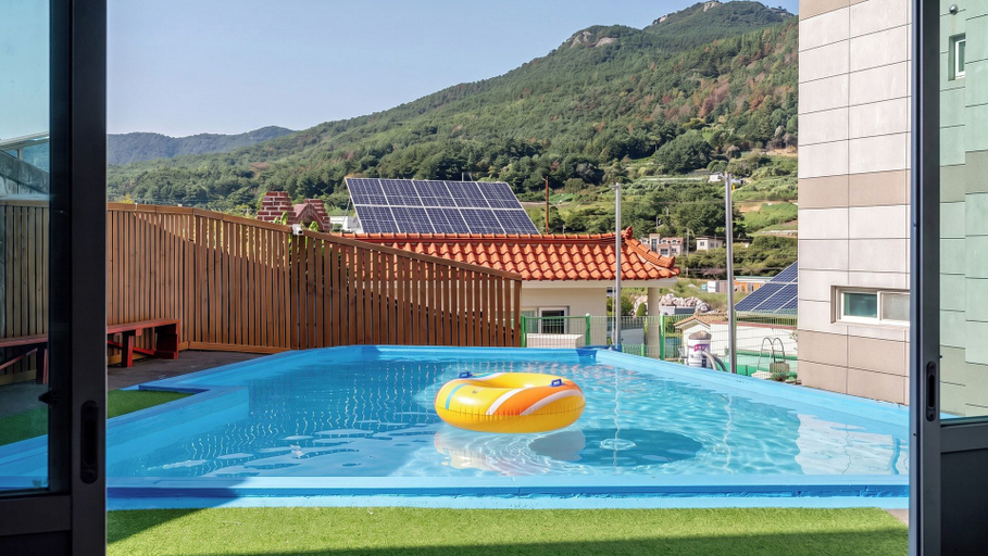 Sport & Beauty 4, Tongyoung Misung Sweet Pension, Tongyeong