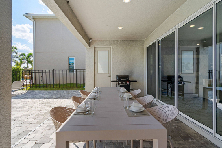 Others 3, 11br Near Disney Private Pool, spa & Cinema, Osceola
