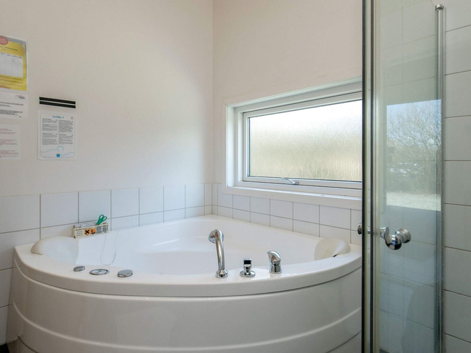 Bathroom 3, 4 Star Holiday Home in Vestervig, Thisted