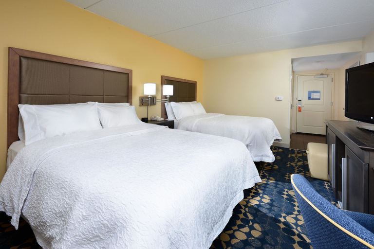 Bedroom 3, Hampton Inn Roxboro, Person