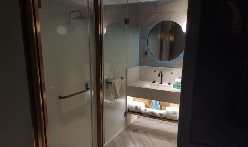 Bathroom 4, LANOU Hotel (Lanling Agricultural Park), Linyi