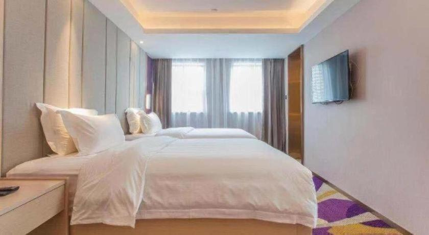 Bedroom 3, Lavande Hotels Wuhan Guanggu Yangjiawan Metro Station, Wuhan