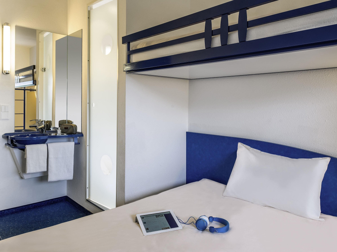 Bedroom 3, ibis budget Aachen Raeren Grenze, Liège
