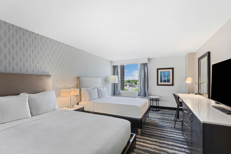 Bedroom 2, DoubleTree by Hilton Hotel Wilmington, New Castle