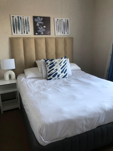 Others 2, Inviting 3-bed Apartment in Edenvale, Ekurhuleni
