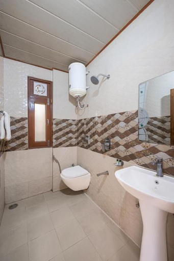 Bathroom, Hotel Charming Hills, Shimla