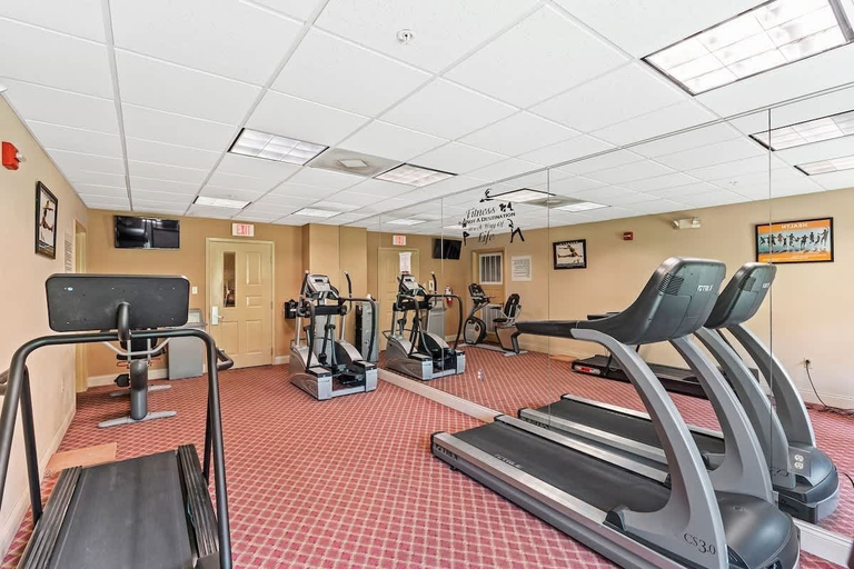 Others 5, Pool View Suite Near Disney, 1BR Comfort, Orange