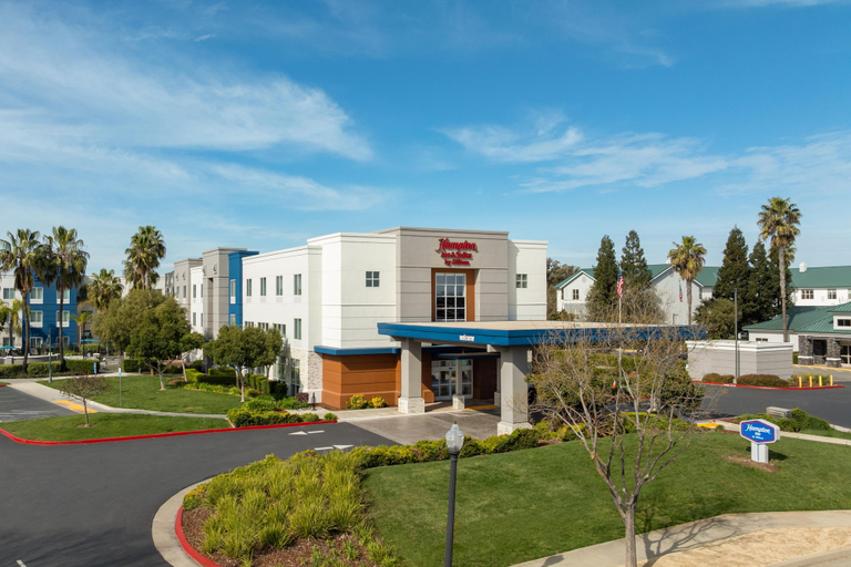Exterior & Views 1, Hampton Inn & Suites Sacramento-Airport-Natomas, Sacramento