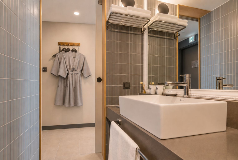Bathroom 5, Hound Hotel Busan Station, Dong