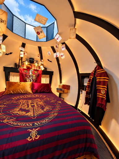 Bedroom 1, Terra Experience, Gloucester