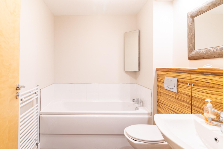 Bathroom 3, Luxury Riverview City Centre Apartment, Glasgow