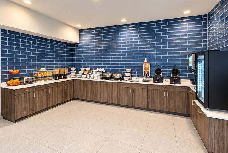 Food & Drinks 5, La Quinta Inn & Suites by Wyndham Johnston, Polk