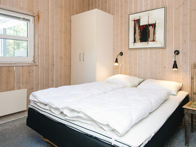 Bedroom 2, 10 Person Holiday Home in Blavand, Varde