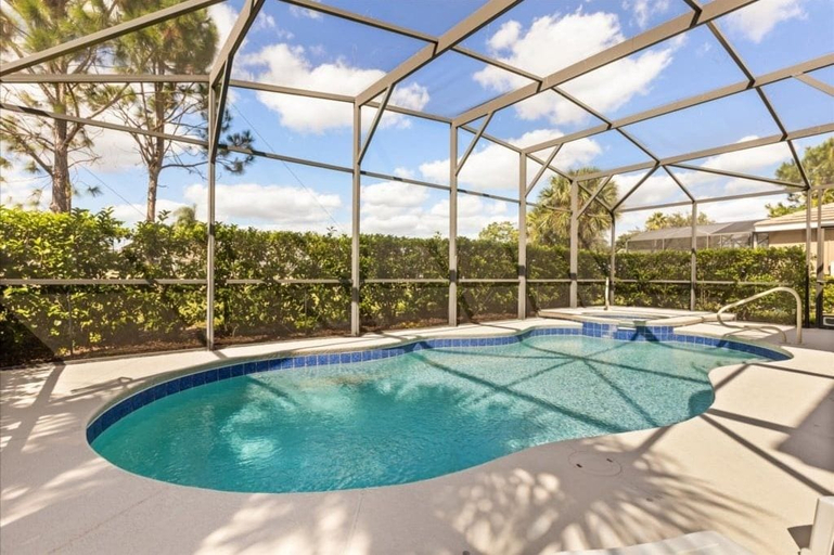 Others 3, 5 Bed With Privacy Hedges Around Pool & Spa 5 Bedroom Home, Polk