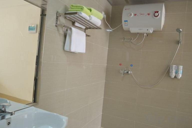 Bathroom, Bama Shanshui Bipoyuan Hotel, Hechi